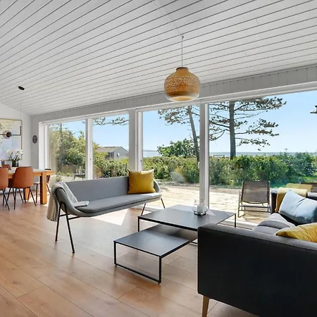 Cozy In With House Sea View Knebel