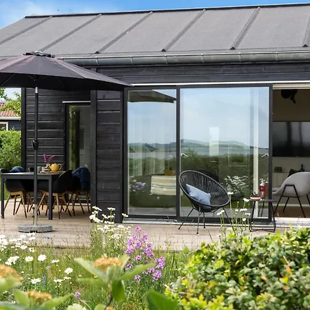 Lovely In With House Sea View